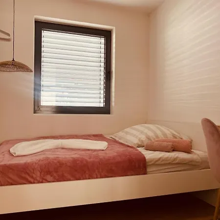Apartment Albloft - Modernes Neues Nahe & Alb Fuer Bis Zu 6 Personen In *